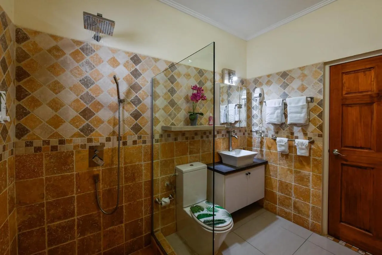 Villa Swiss Paradise With Private Pool Palm Beach Aruba